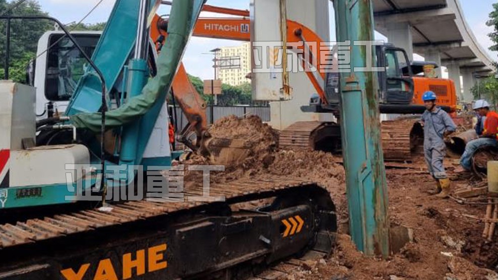 旋挖钻机 旋挖钻机